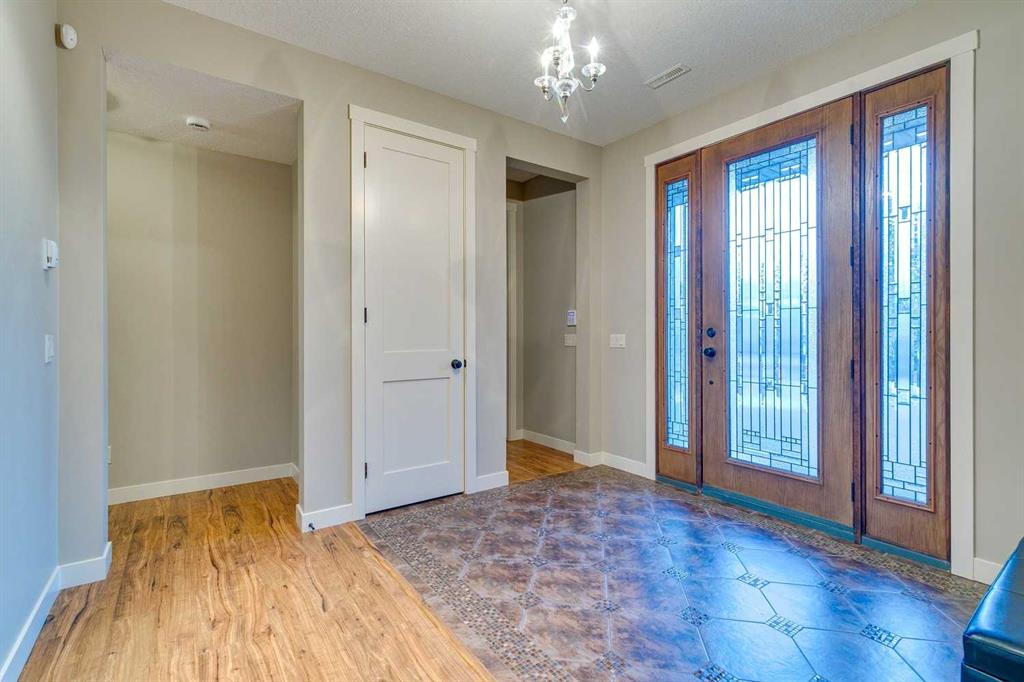 215 Patton Court SW photo 4