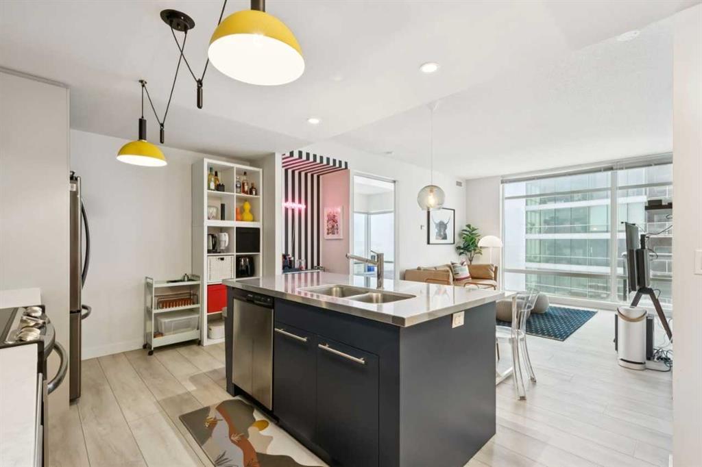 215 13 Avenue SW #1401 photo 3