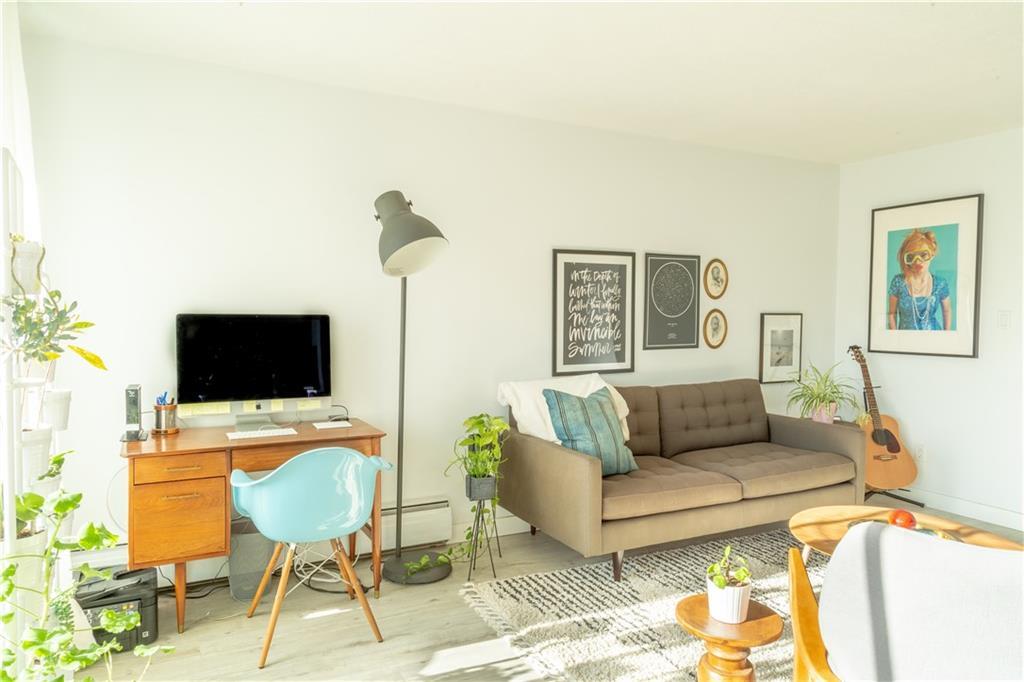 523 15 Avenue SW #405 photo 3