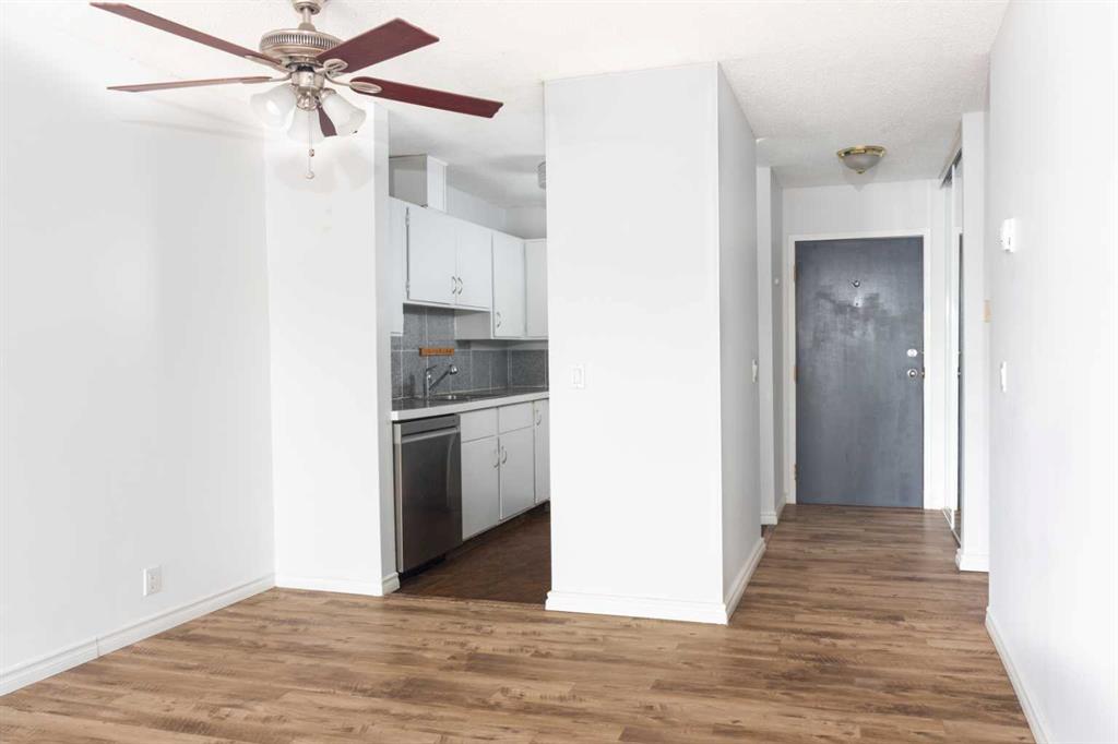 2611 15A Street SW #302 photo 4