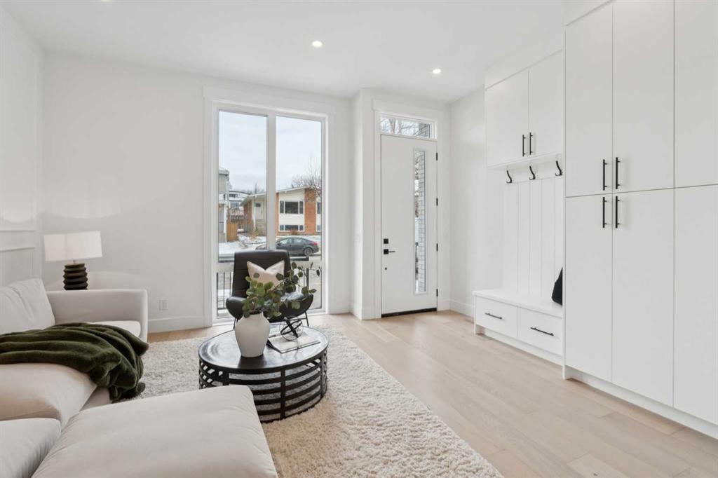 4214 16 Street SW photo 4