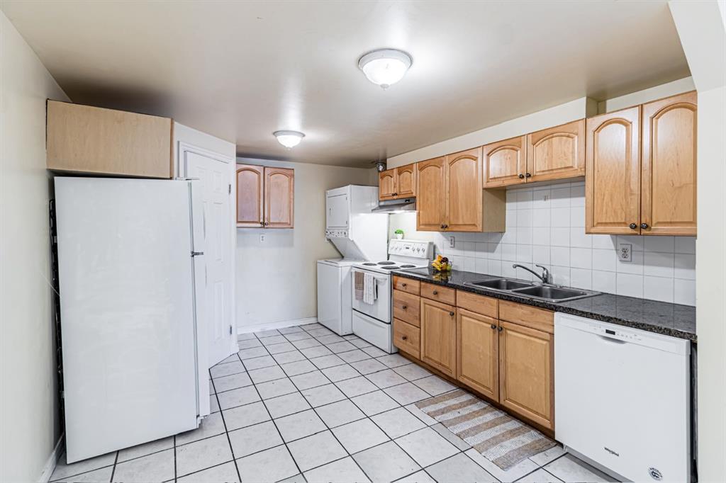 6827 Centre Street N #1 photo 3
