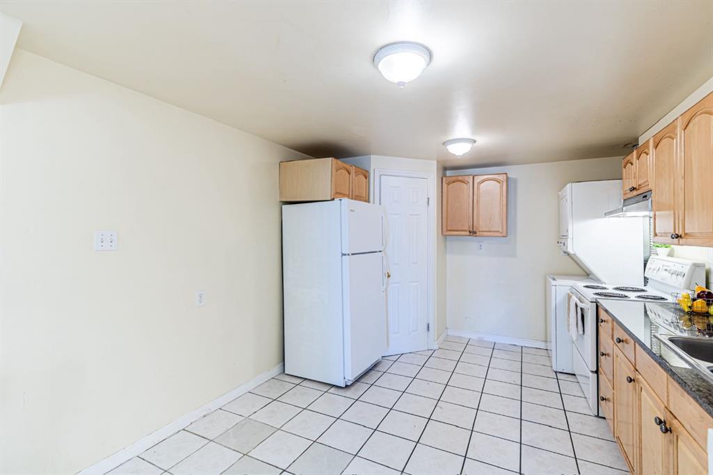 6827 Centre Street N #1 photo 4