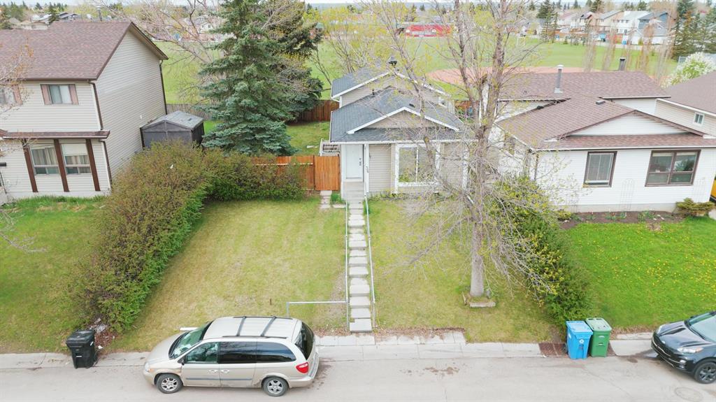 36 Castleglen Way NE photo 4