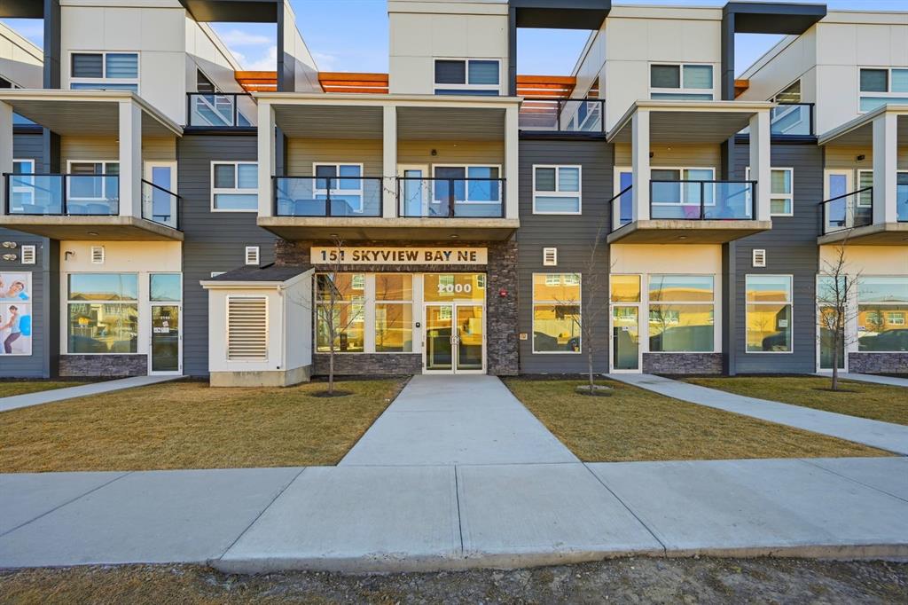 151 Skyview Bay NE #2216 photo 2