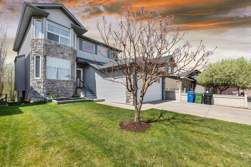 115 Kincora View NW photo 2