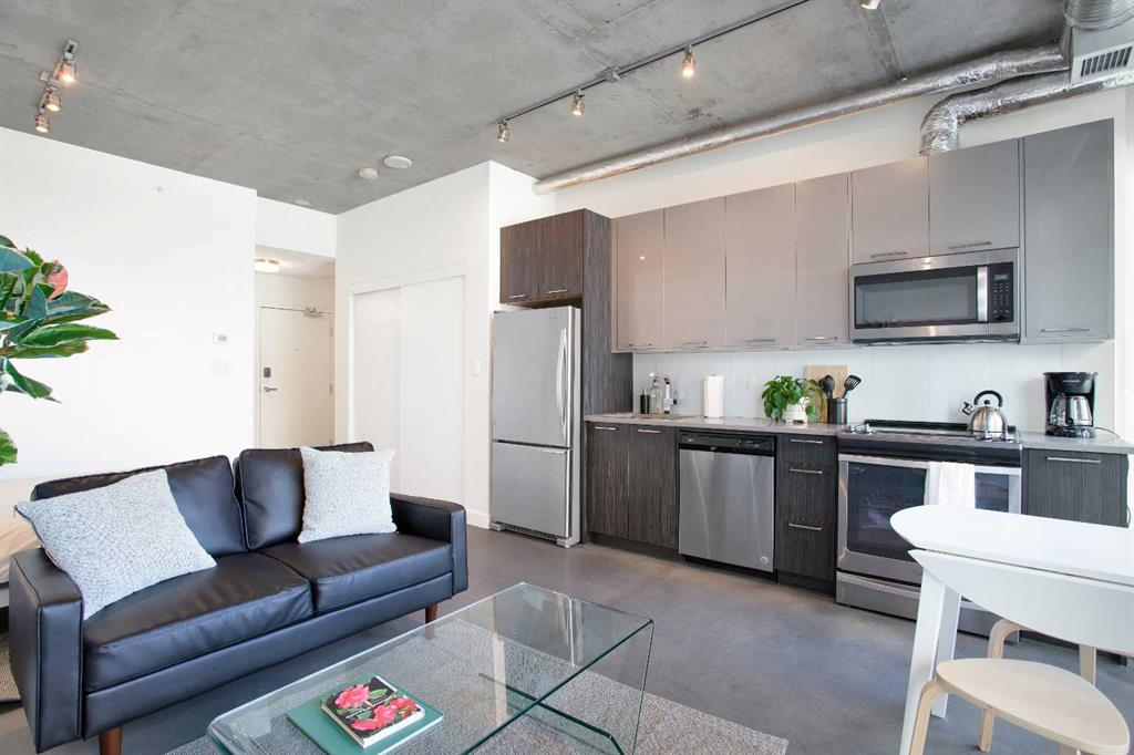 624 8 Avenue SE #309 photo 2