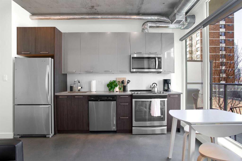 624 8 Avenue SE #309 photo 3