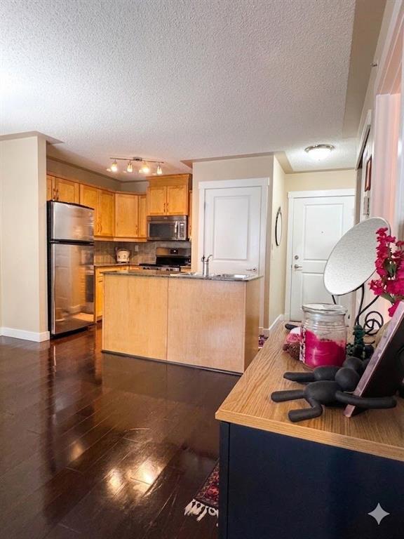 2233 34 Avenue SW #318 photo 5