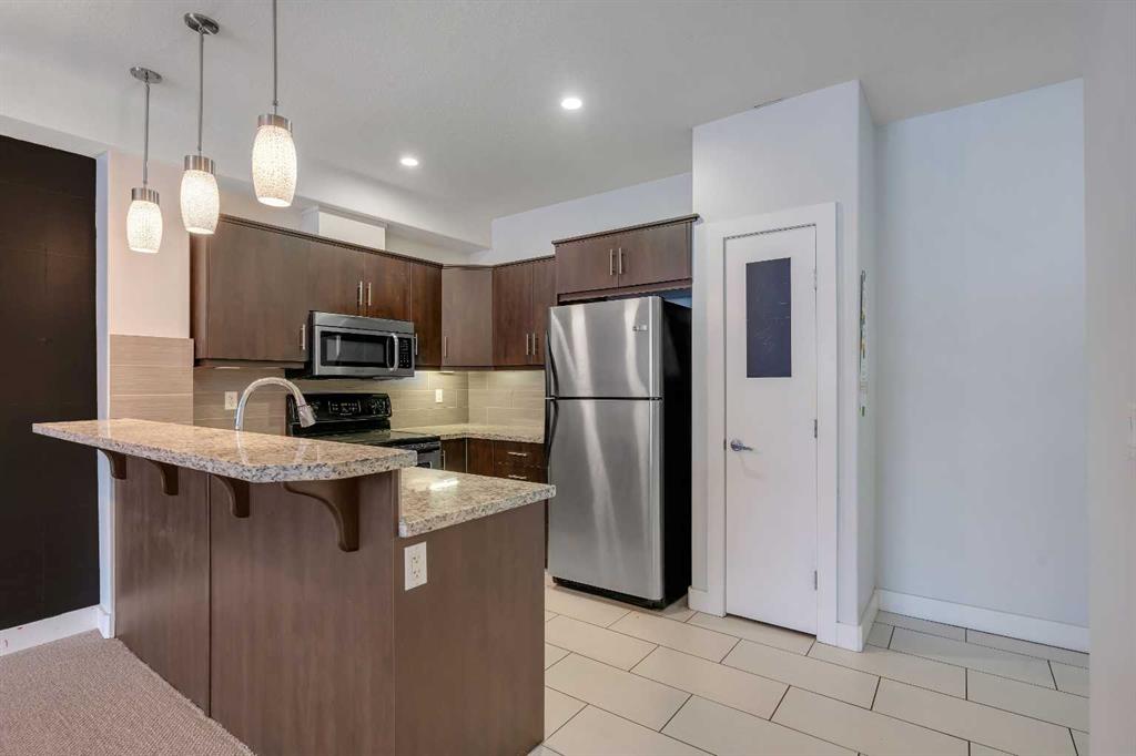 320 12 Avenue NE #105 photo 3