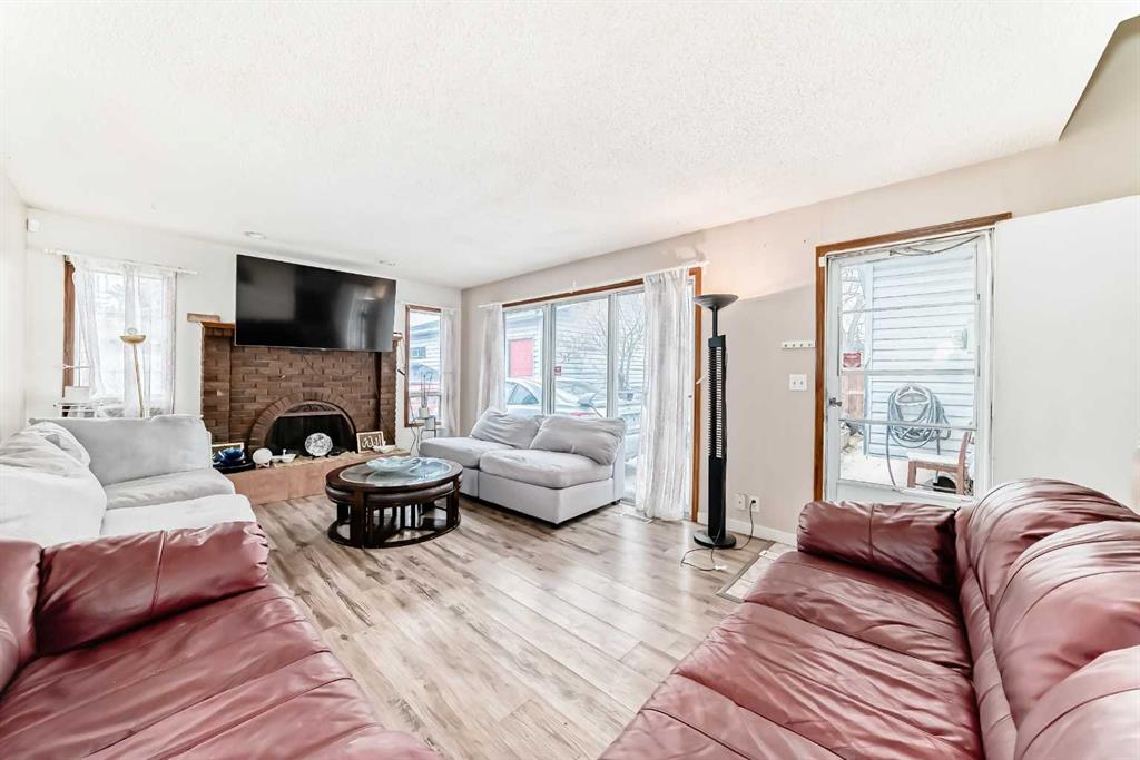 5411 Temple Road NE photo 3