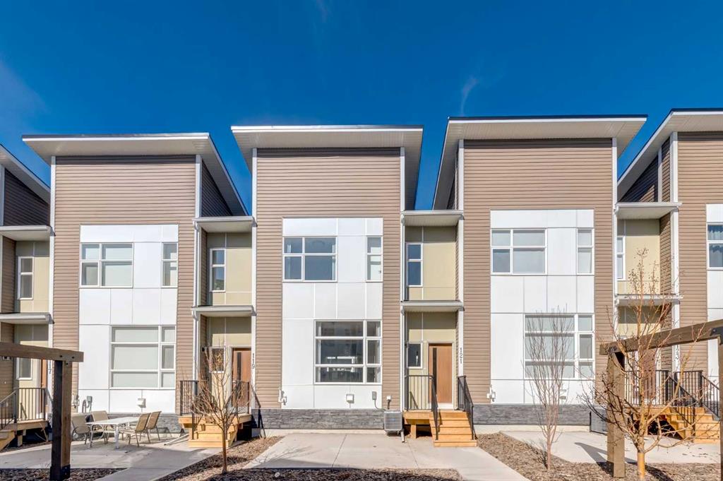 121 Walden Lane SE