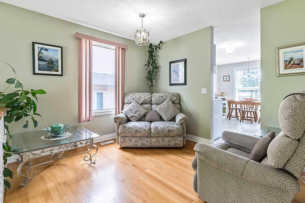 141 Shawfield Way SW photo 4