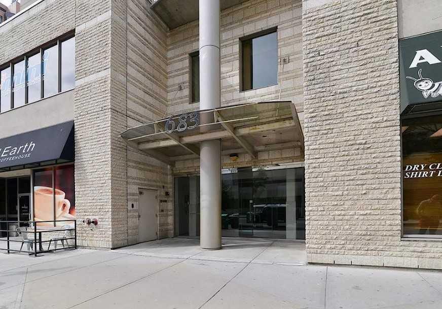 683 10 Street SW #703 photo 2