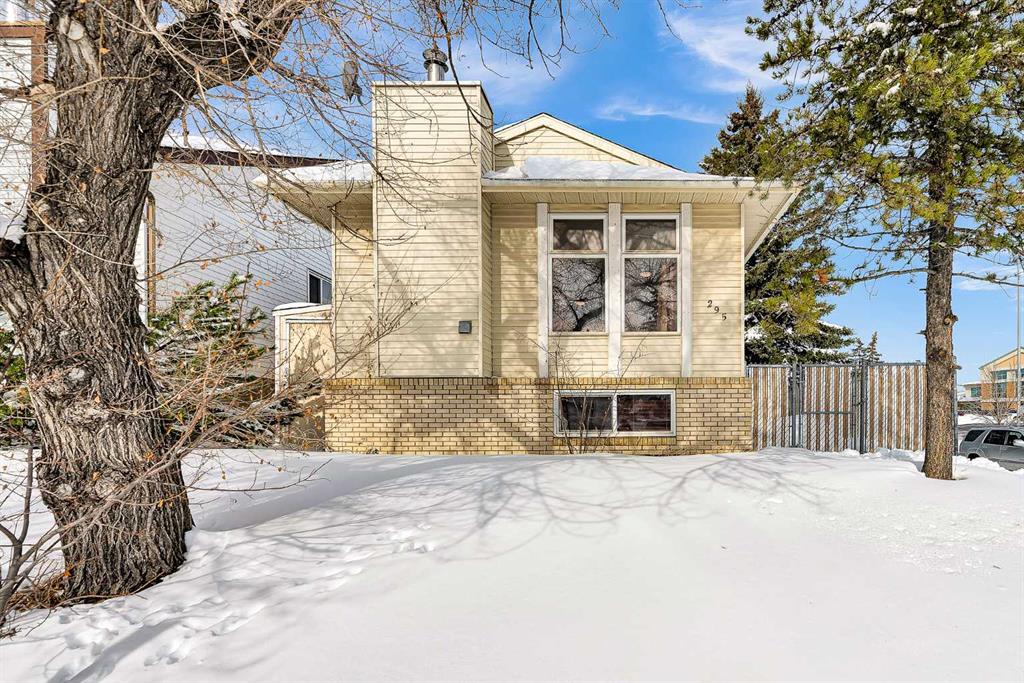 295 Edgepark Boulevard NW photo 2