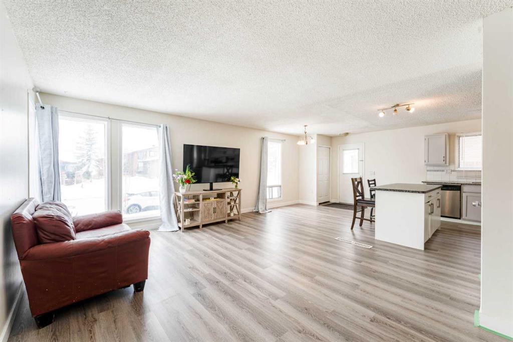 147 Templewood Drive NE photo 4