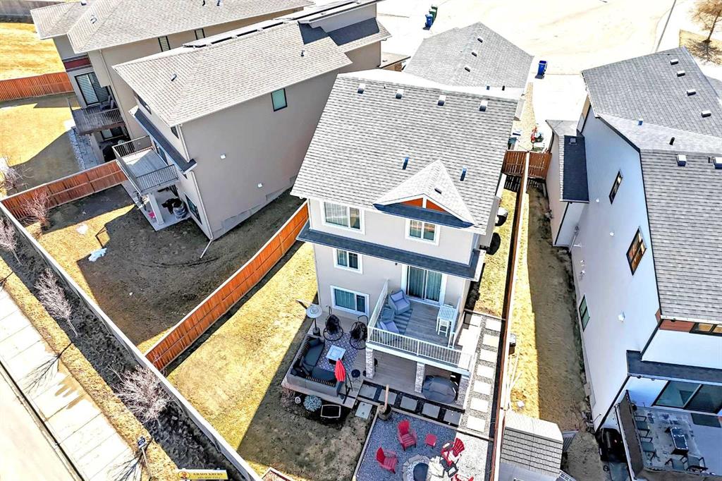 35 Walden Mount SE photo 3