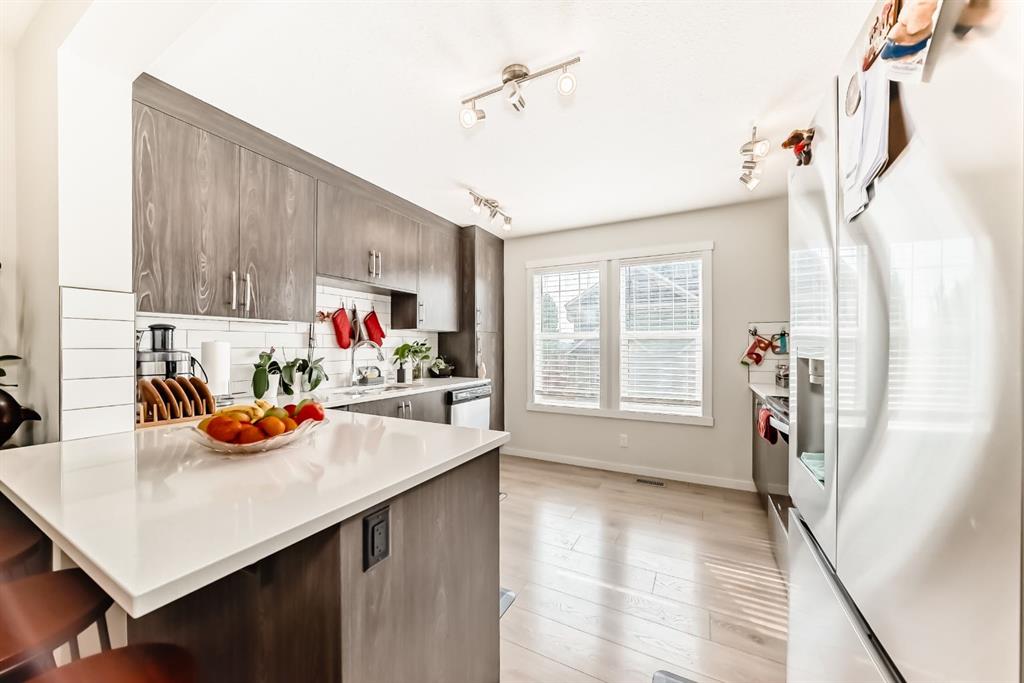 206 Cranbrook Square SE photo 3