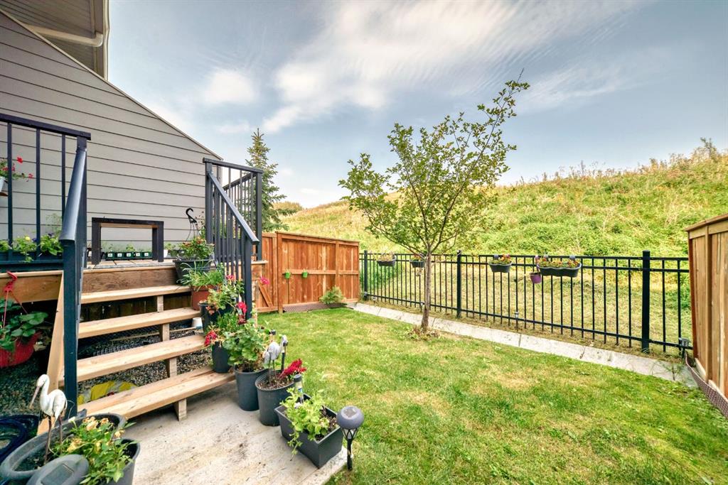 206 Cranbrook Square SE photo 4