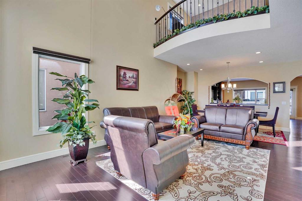 9 Saddlelake Grove NE photo 5