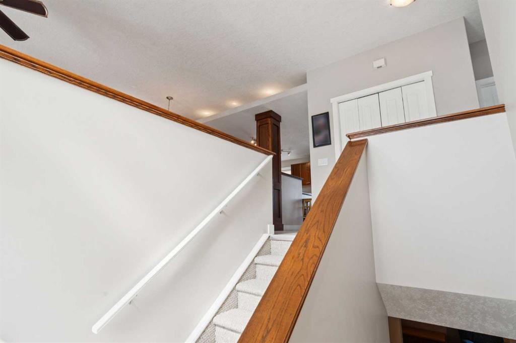 136 Luxstone Place SW photo 4