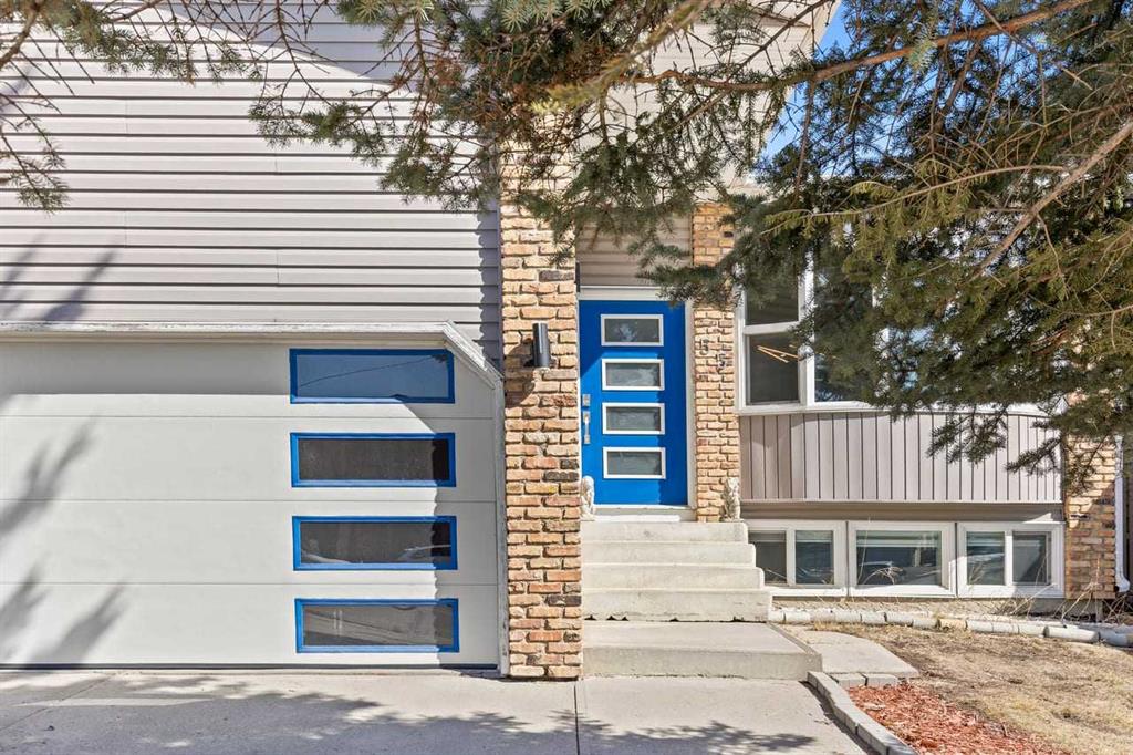 55 Whitehaven Crescent NE photo 2