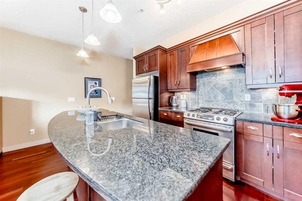 1828 14 Street SW #201 photo 4
