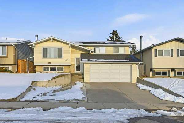 171 Rundlefield Crescent NE photo 2