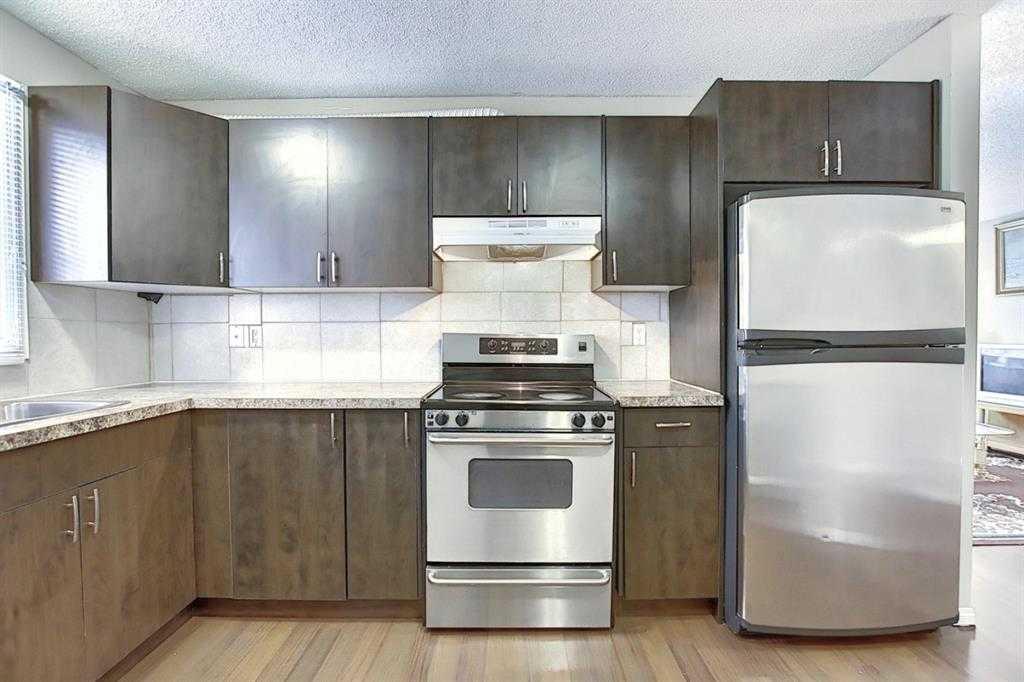 164 Faldale Close NE photo 5