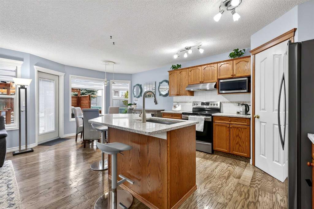 129 Bridlewood Way SW photo 5
