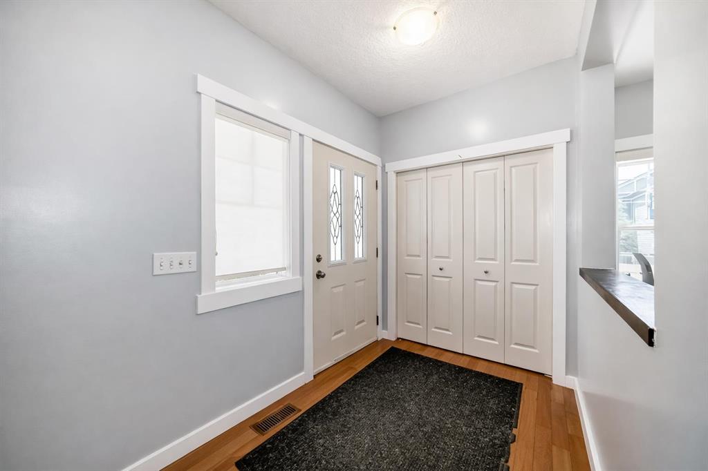 104 Panamount Terrace NW photo 3