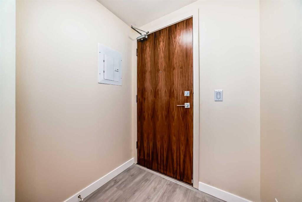 51 Waterfront Mews SW #110 photo 5