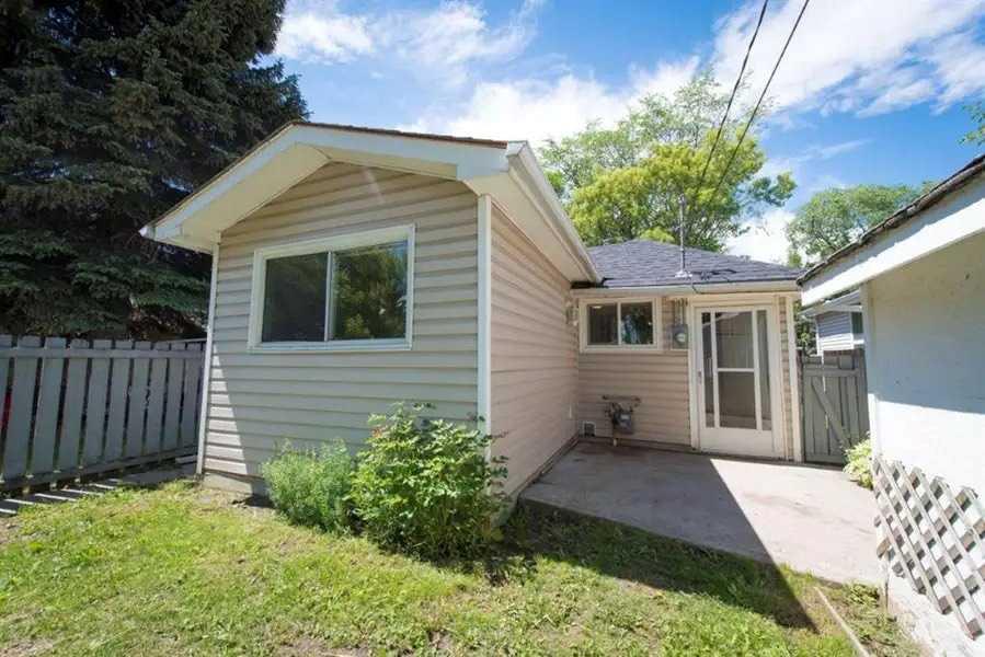 6622 18A Street SE photo 2