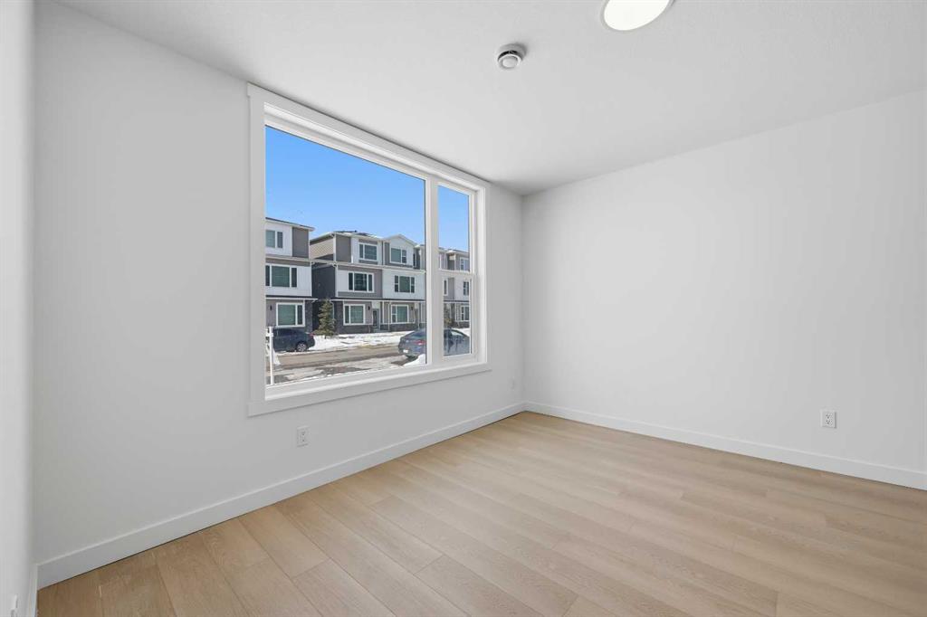 8814 48 Street NE photo 4