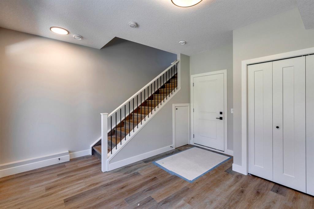 85 Royal Elm Green NW photo 5