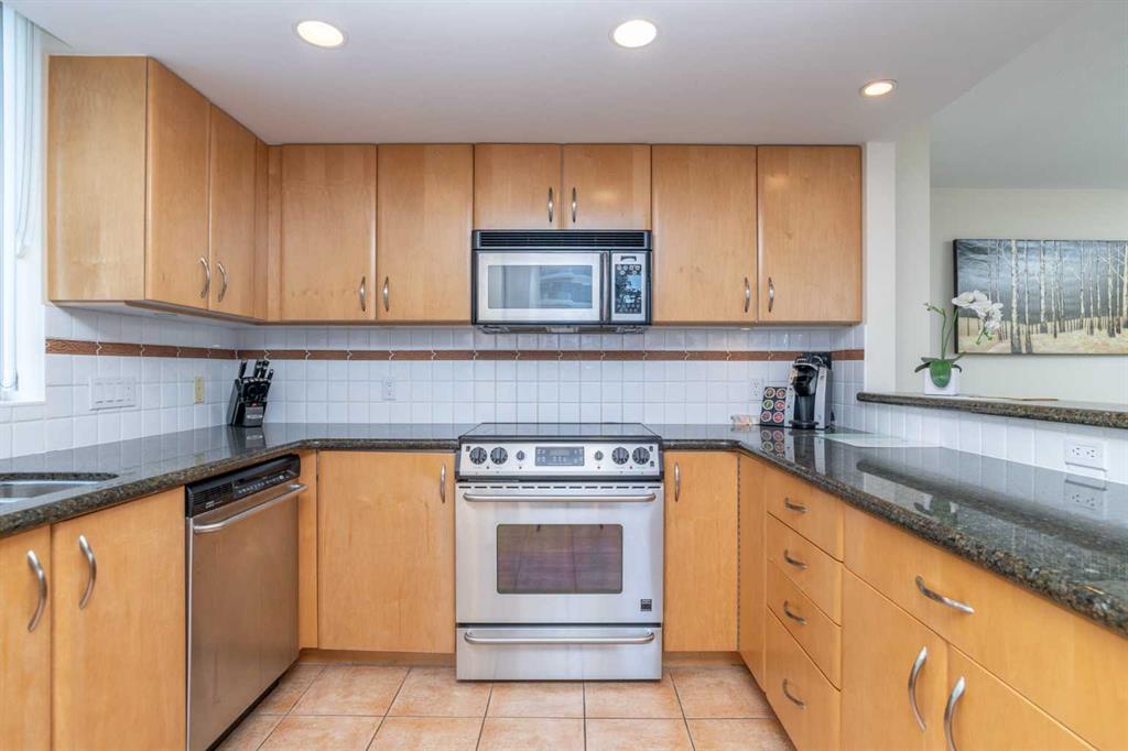 1108 6 Avenue SW #404 photo 2