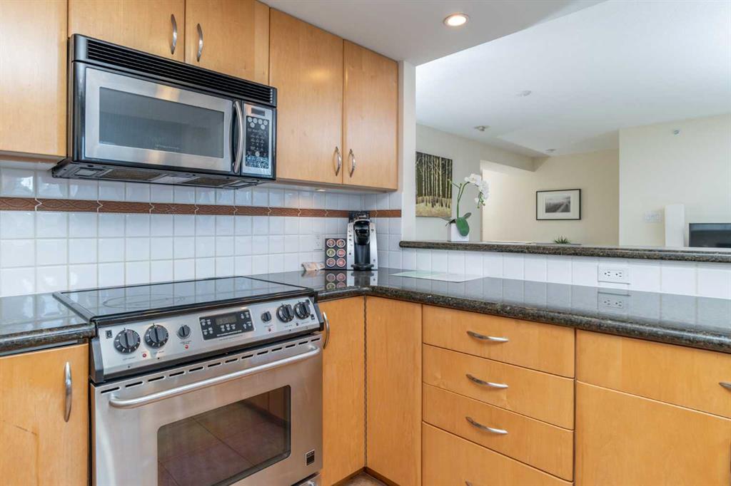 1108 6 Avenue SW #404 photo 3