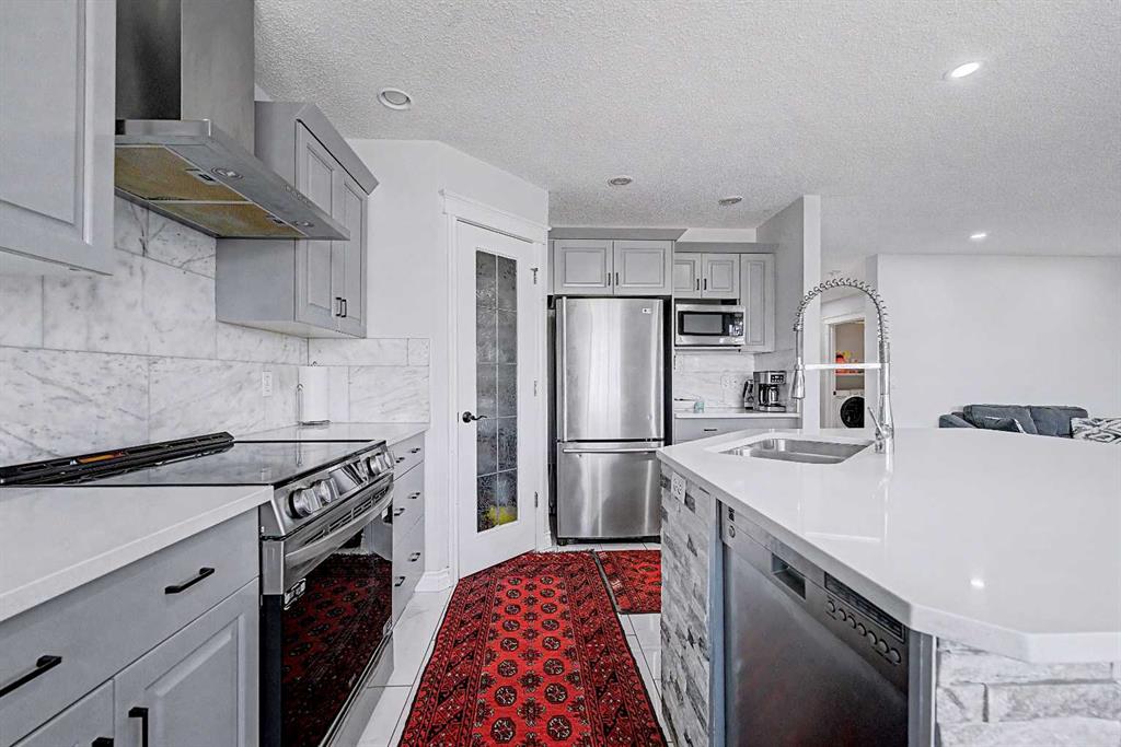 644 Luxstone Landing SW photo 5
