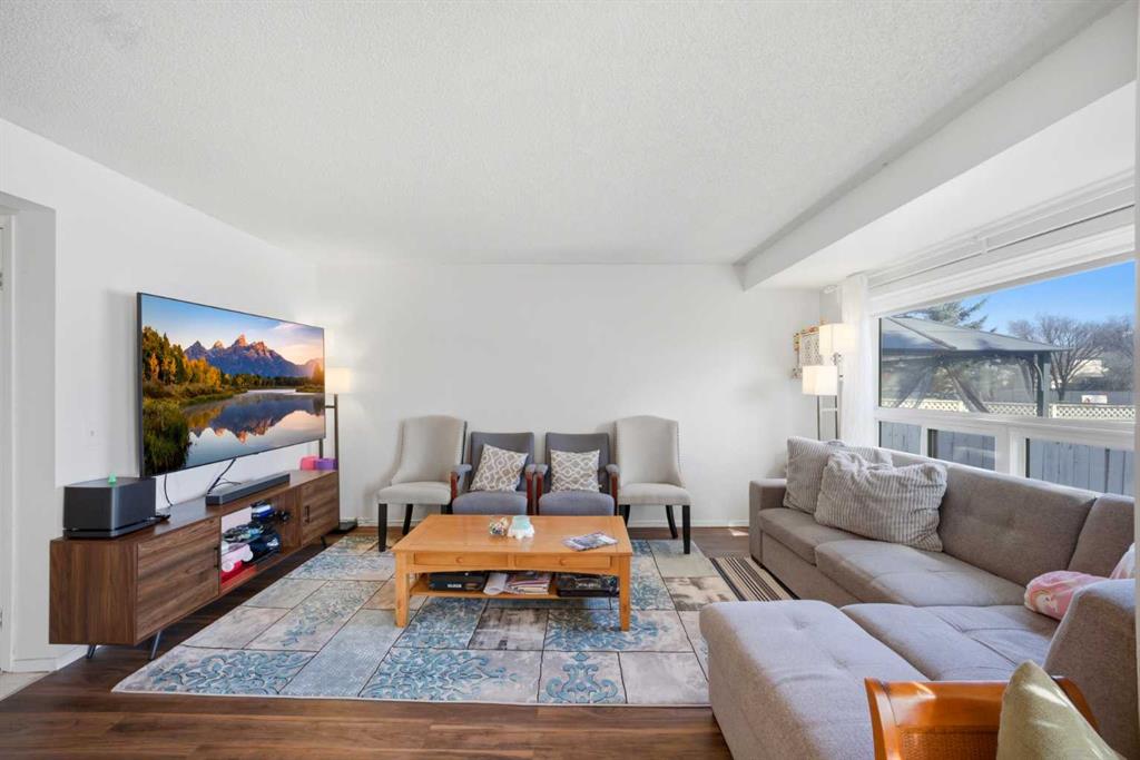 80 Martinglen Way NE photo 5