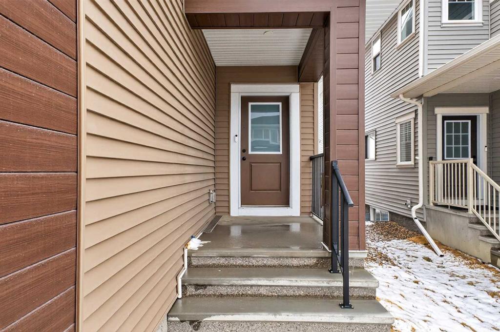 1173 Chinook Gate Bay SW photo 4