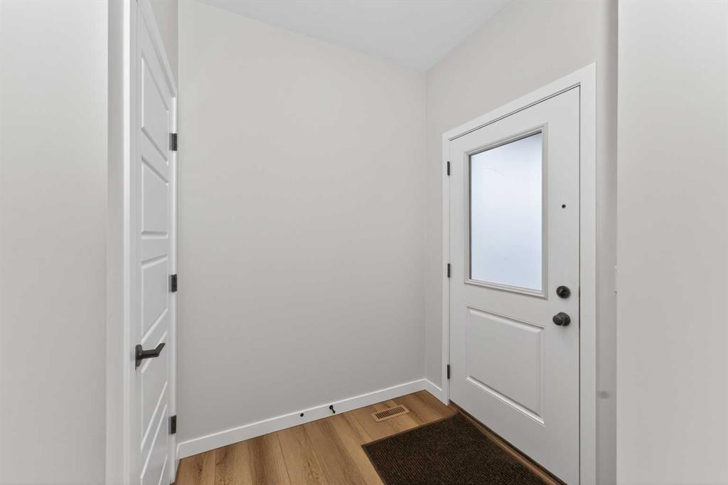 1173 Chinook Gate Bay SW photo 5