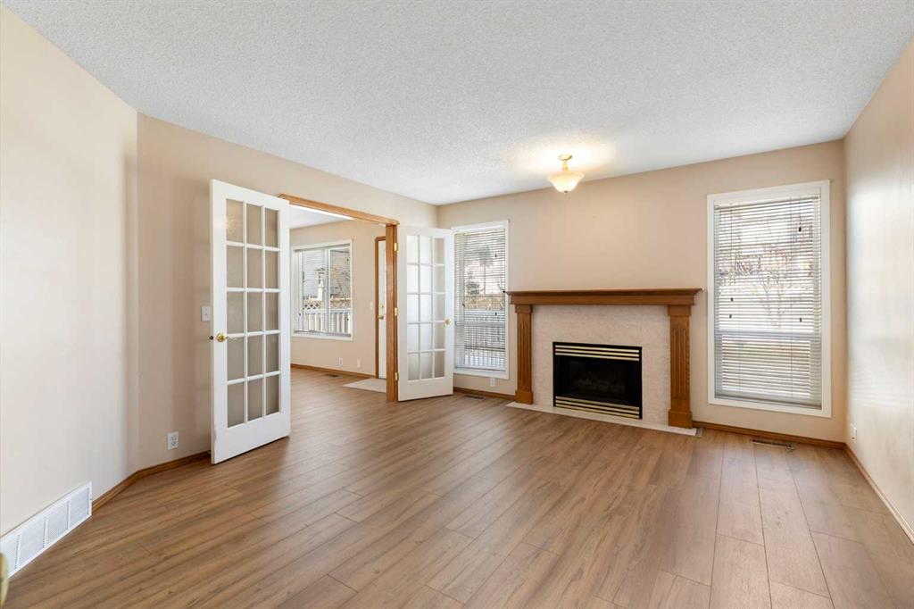 205 Scotia Point NW photo 4