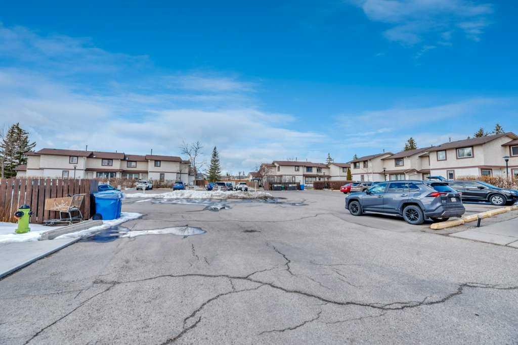 75 Templemont Way NE #8 photo 5