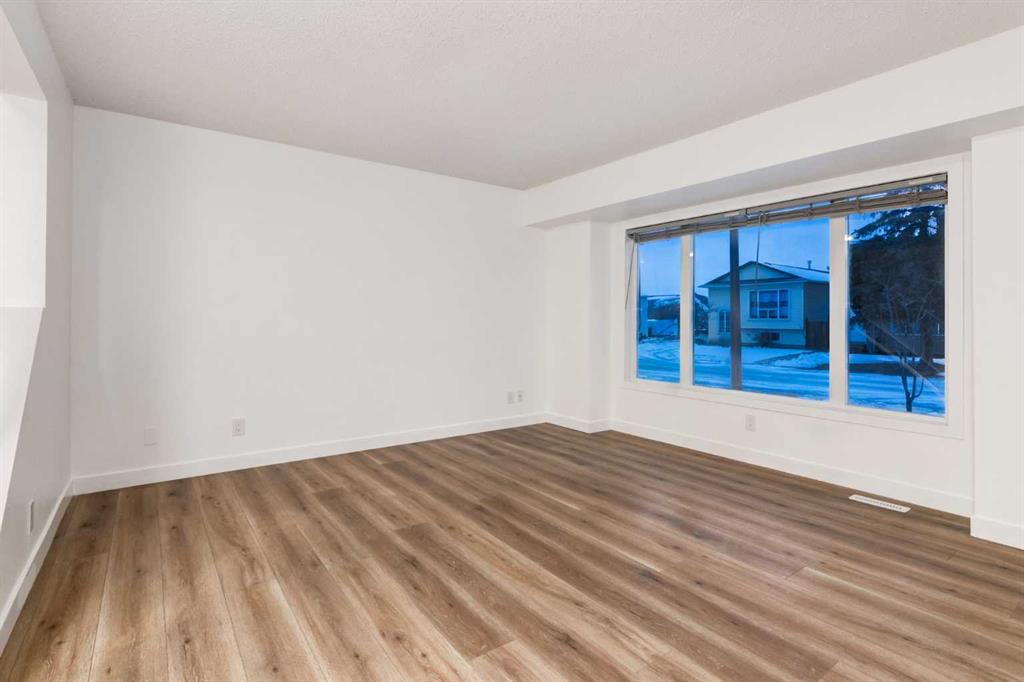 33 Martindale Court NE photo 5