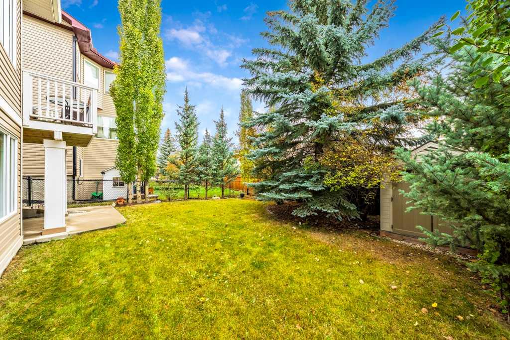 40 Cougar Ridge Heights SW photo 4