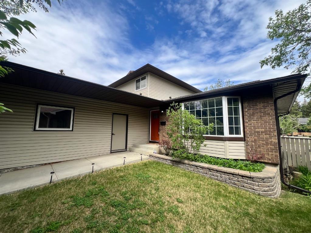436 Ranchridge Bay NW photo 3