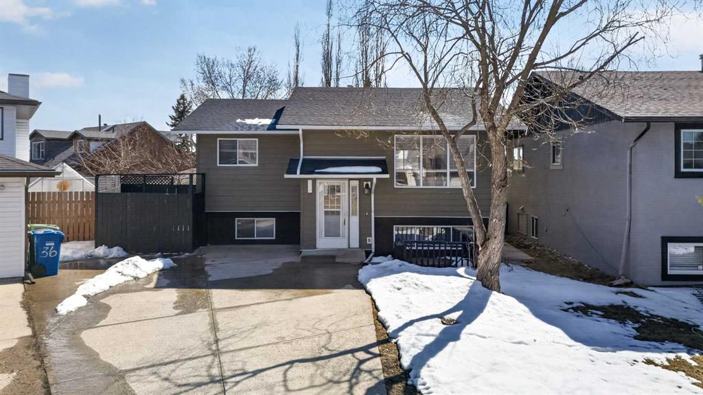 32 Fallingworth Court NE photo 3