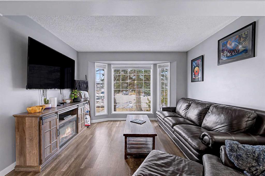 339 Coverdale Court NE photo 5