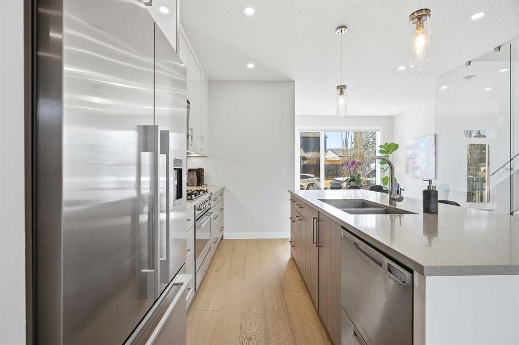 5103 6 Street SW photo 2