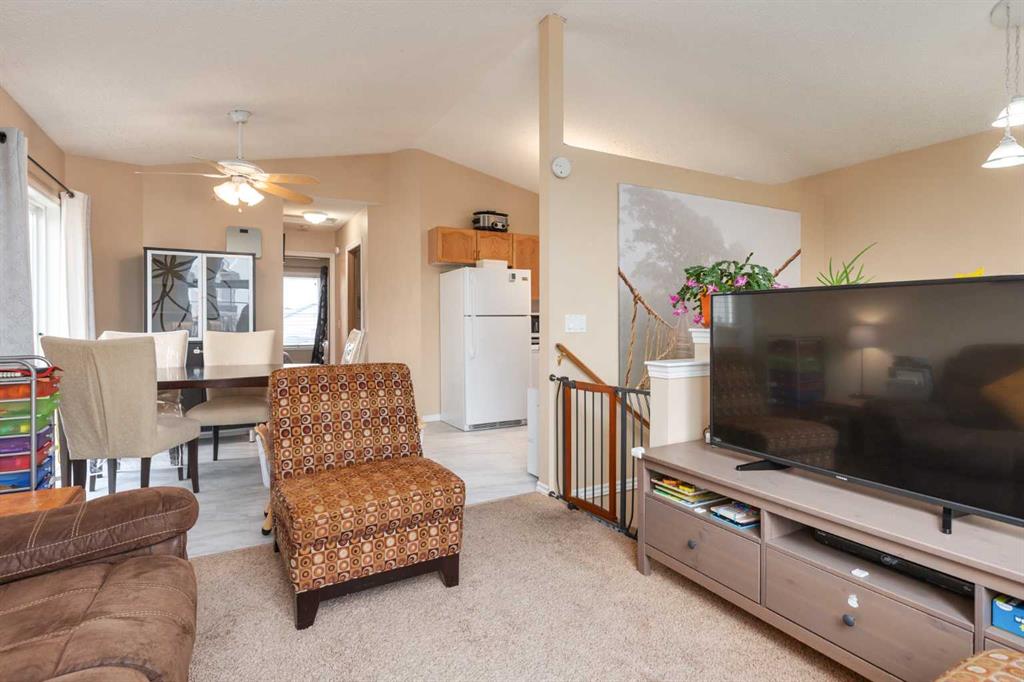 135 Covewood Close NE photo 5